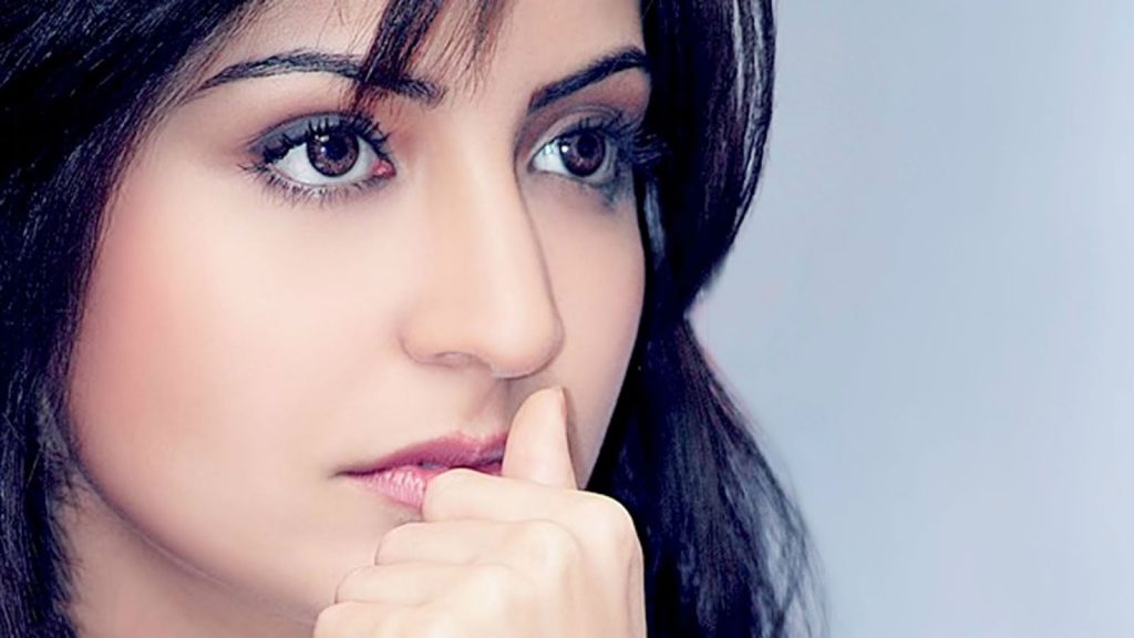 Anushka Sharma Closeup Face Hot Look Pics