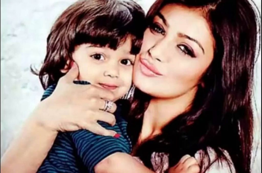 Ayesha Takia Cute Son Mikail Picture