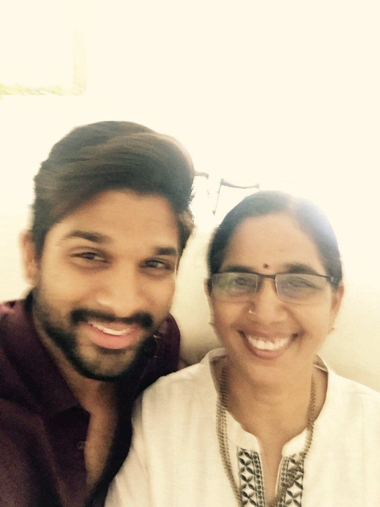 Allu Arjun And Mother Selfie Image