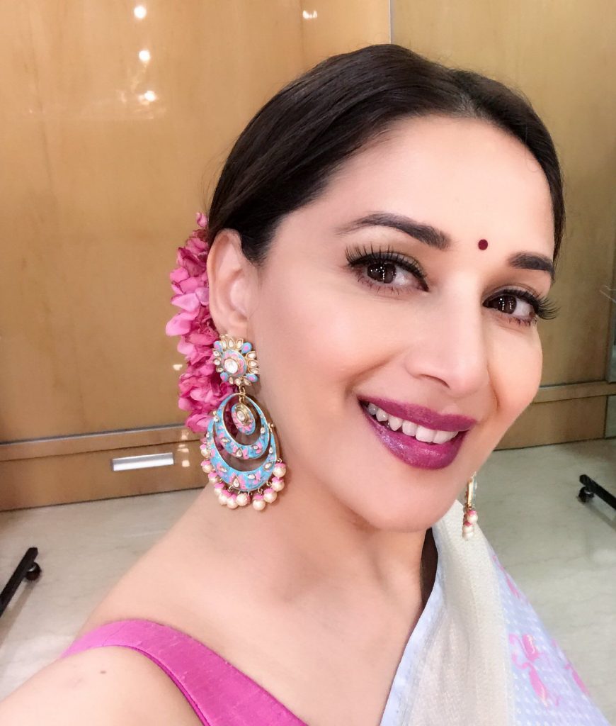 Attractive Look And Cute Selfie Image Of Madhuri Dixit