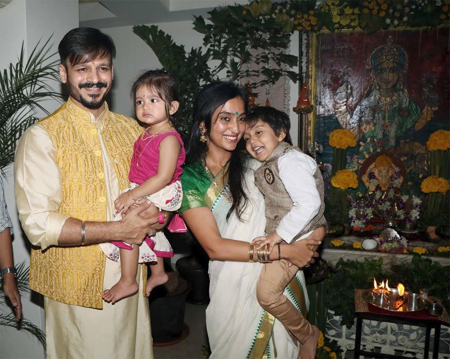 Cute Family Image Of Vivek Oberoi