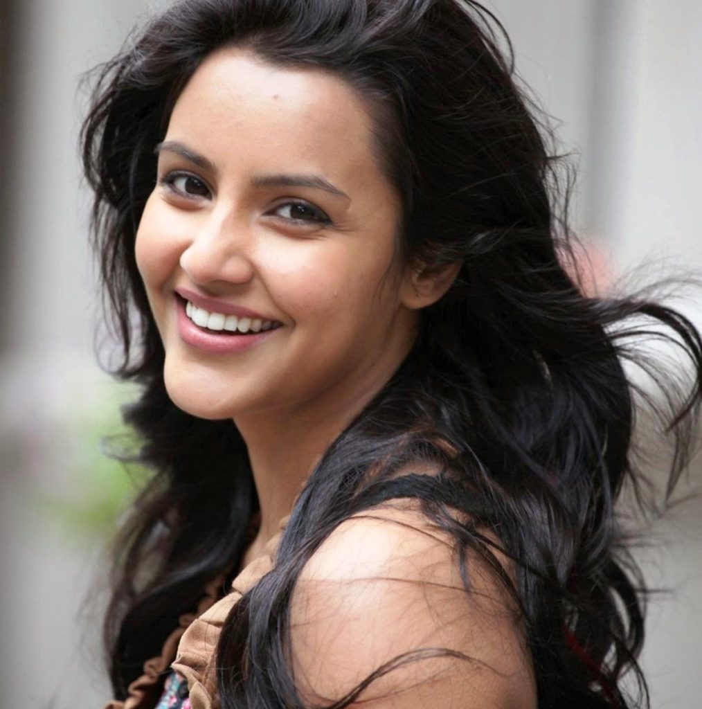 Cute Smiling Image Of Priya Anand