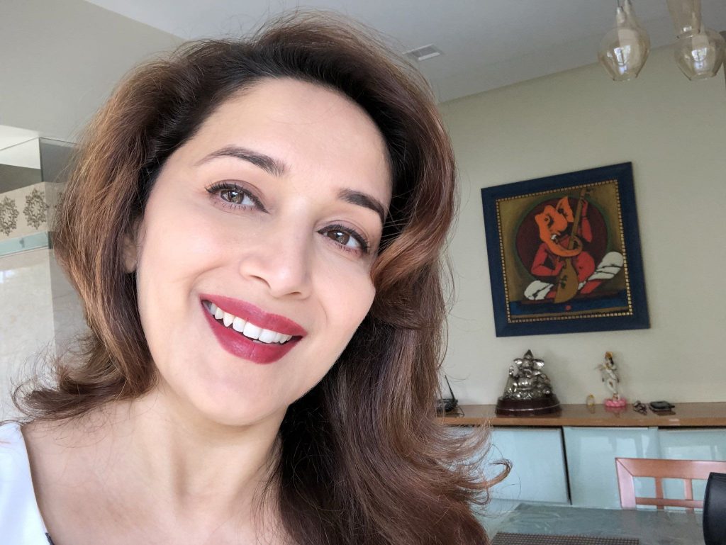 Cute Smiling Selfie Image Of Madhuri Dixit