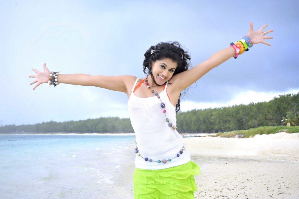 Cute Stylish Pics Of Taapsee Pannu