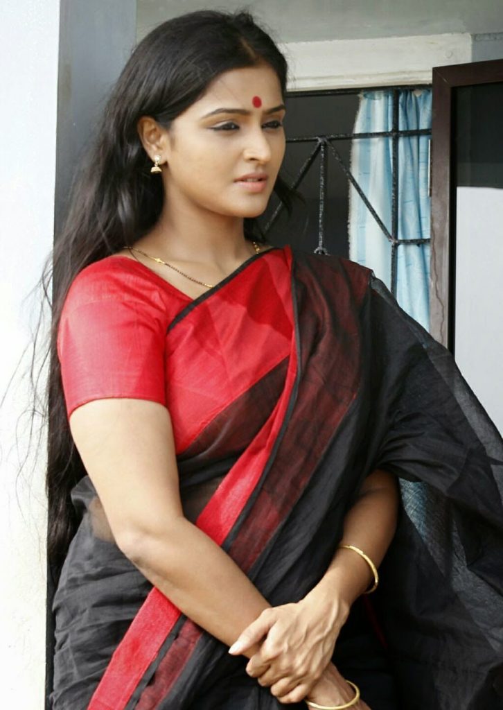Hot Look And Nice Black Saree Pics Of Remya Nambeesan