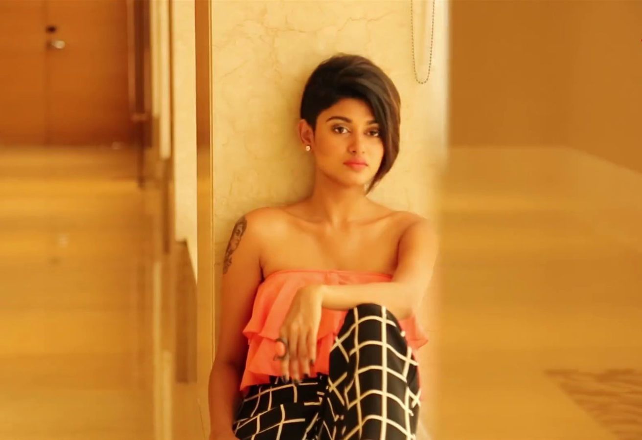 100 Oviya Hot Pictures And Latest HD Wallpapers 
