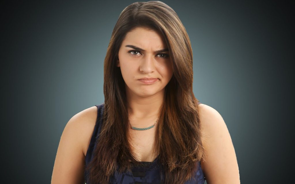 Nice Hair Style And Pretty Look Pics Of Hansika