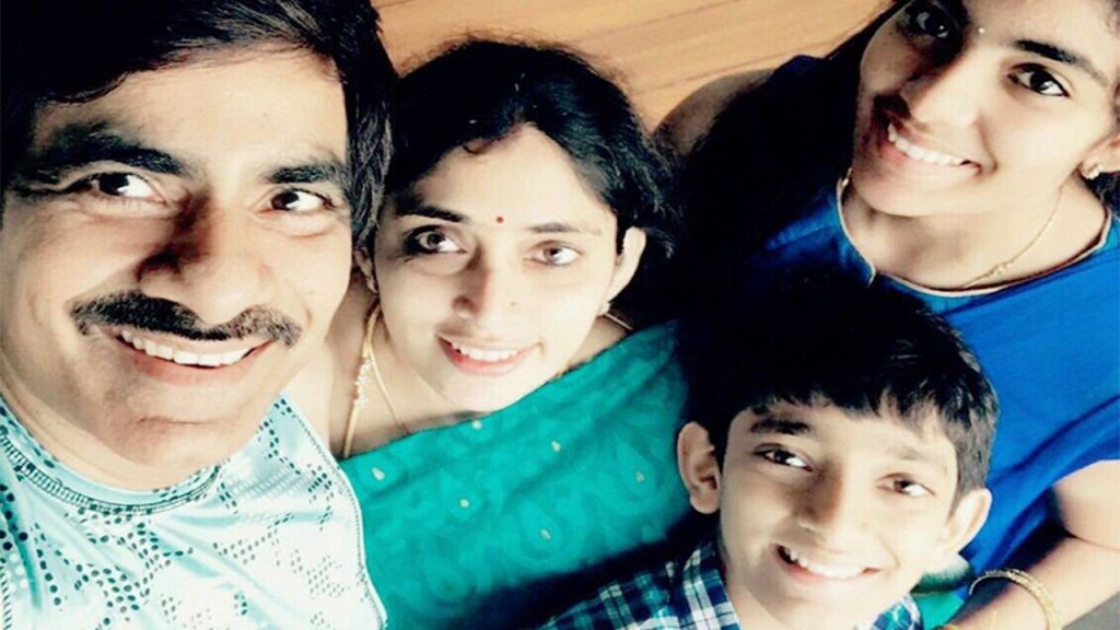 Ravi Teja Cute Family Selfie Image