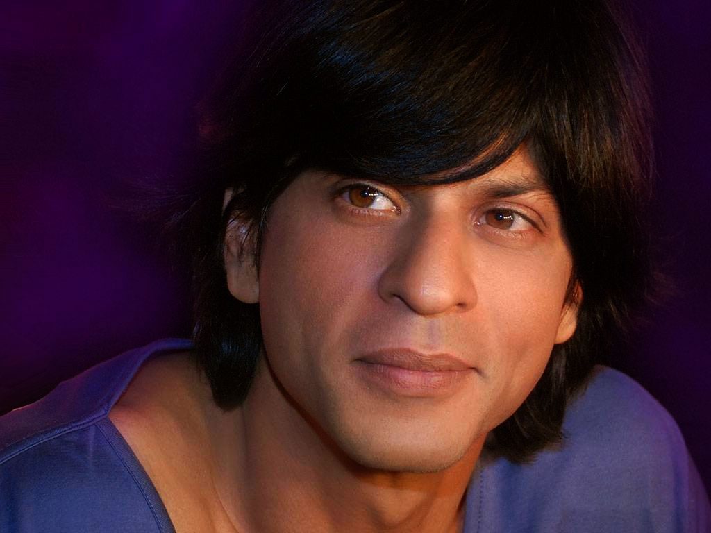 Smart Look And Cute Smile Image Of Shah Rukh Khan