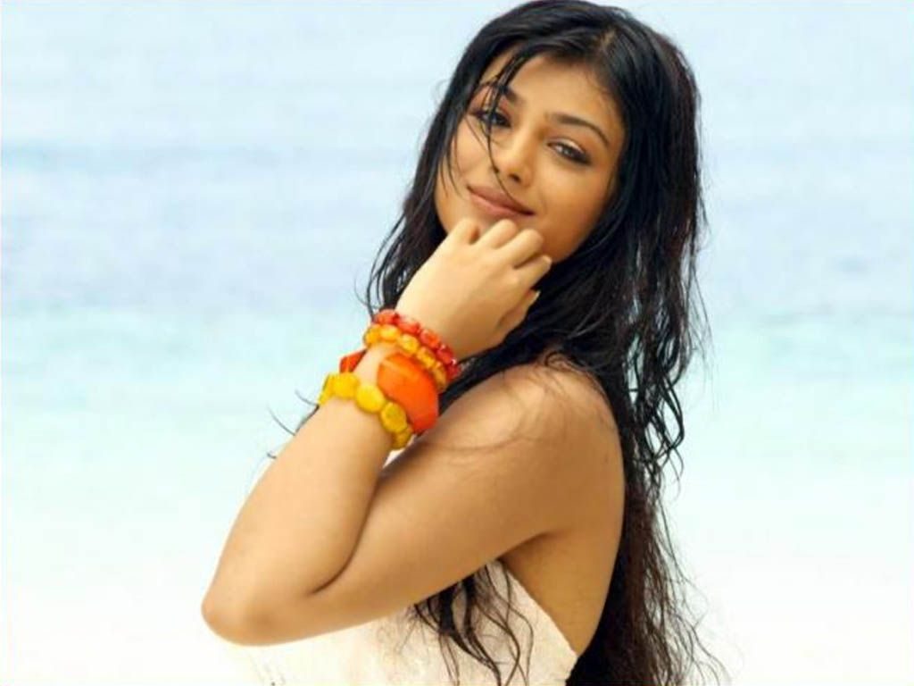 Very Hot Sexy And Hot Looking Image Of Ayesha Takia