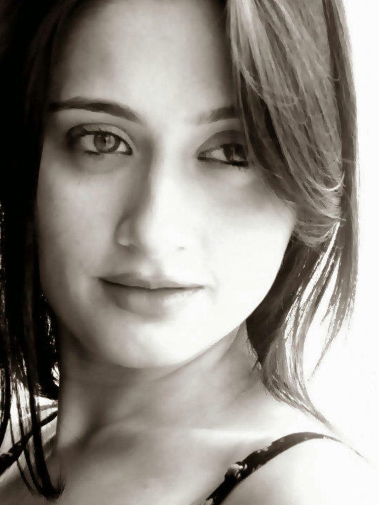 Sanjeeda Sheikh Hot Black And White Pics