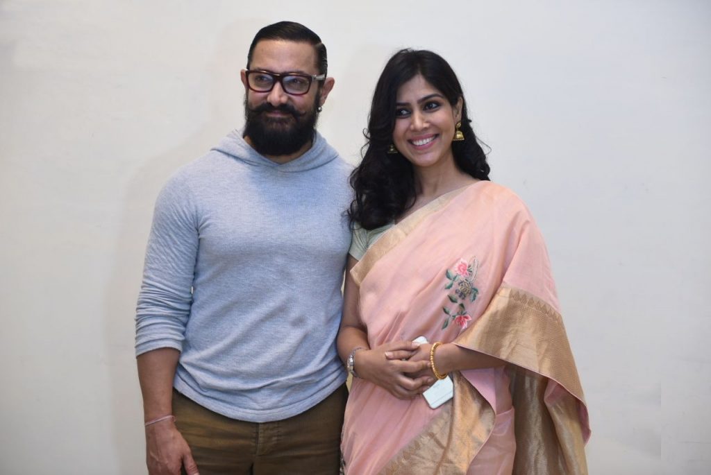 Aamir Khan And Sakshi Tanwar Nice Photos