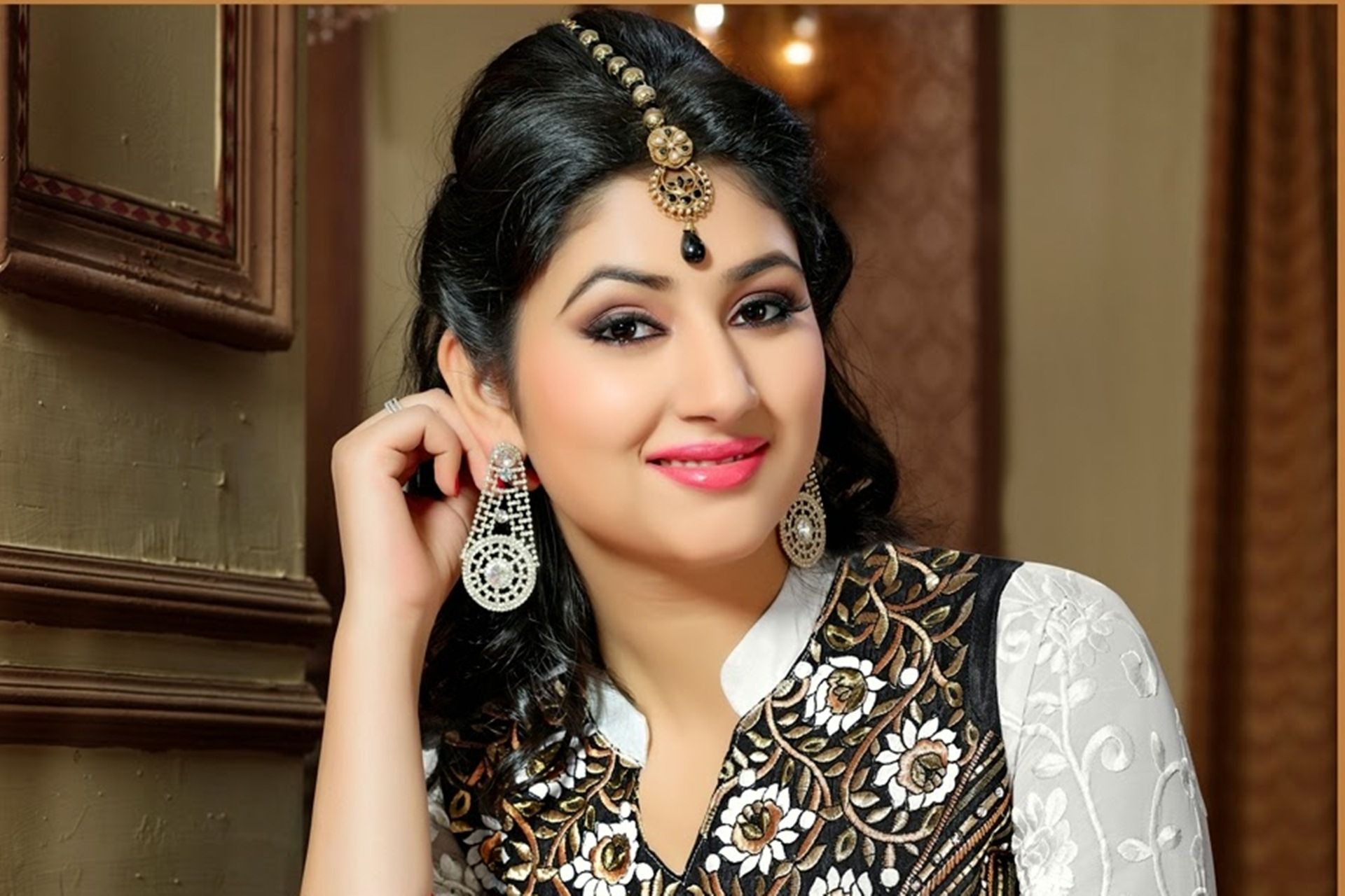 Disha Parmar Hindi Serial Actress Beautiful Images Collections -  