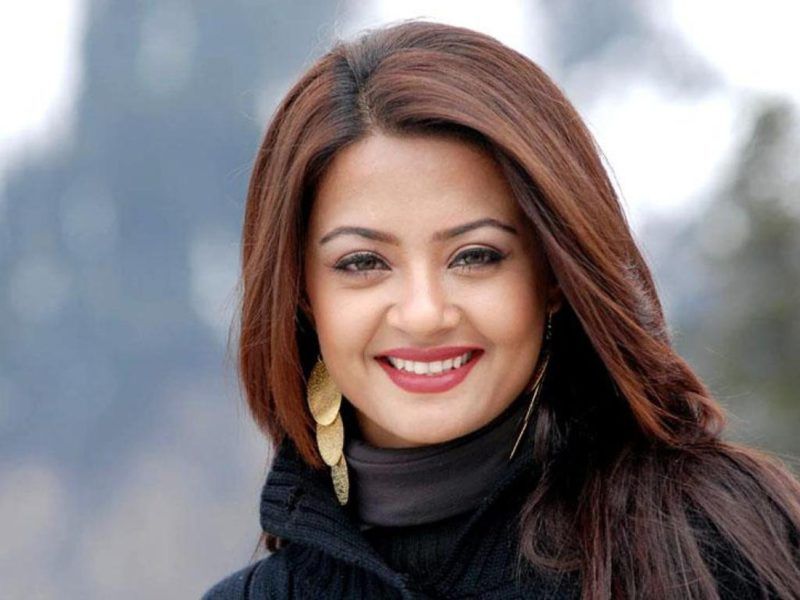 Surveen Chawla Hd Wallpapers