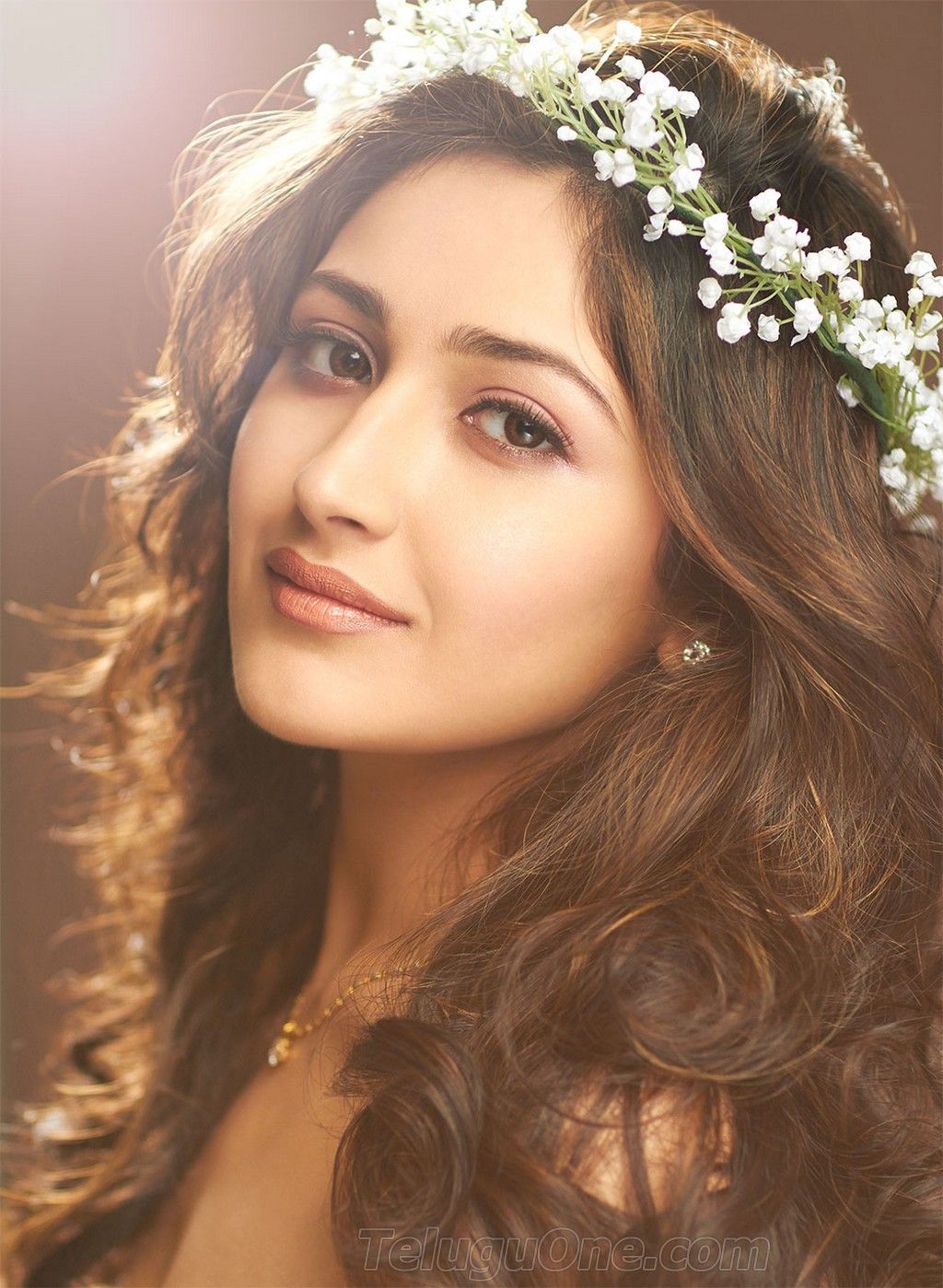 Sayesha Saigal Nude Video - Sayesha Saigal New Hot HD Wallpapers And Images Collections - IndiaWords.com