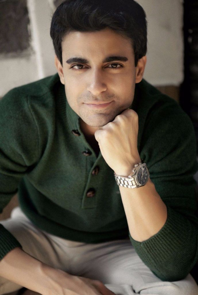 Cute Look And Smile Pics Of Gautam Rode