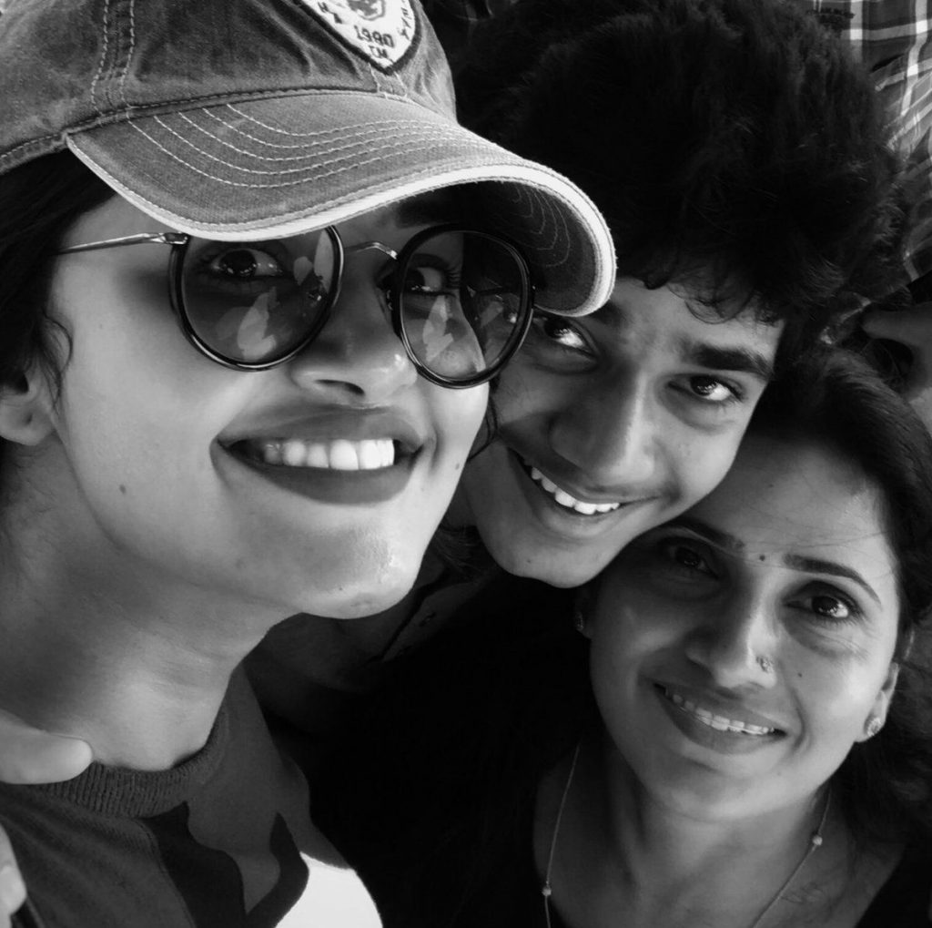 Anupama Parameswaran With Her Mother And Brother