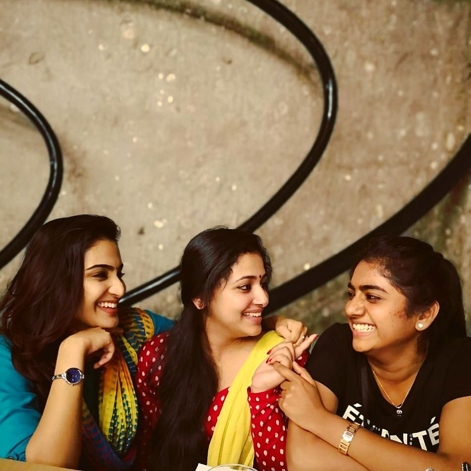 Nimisha Sajayan With Her Friends