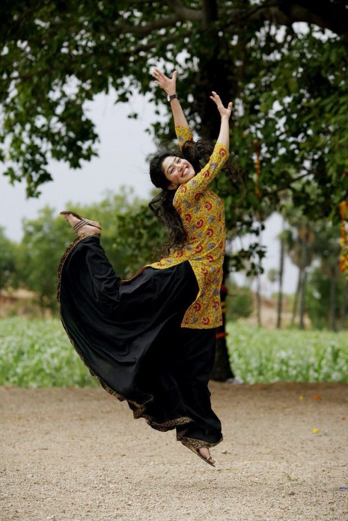 Sai Pallavi Awesome Dance Photos