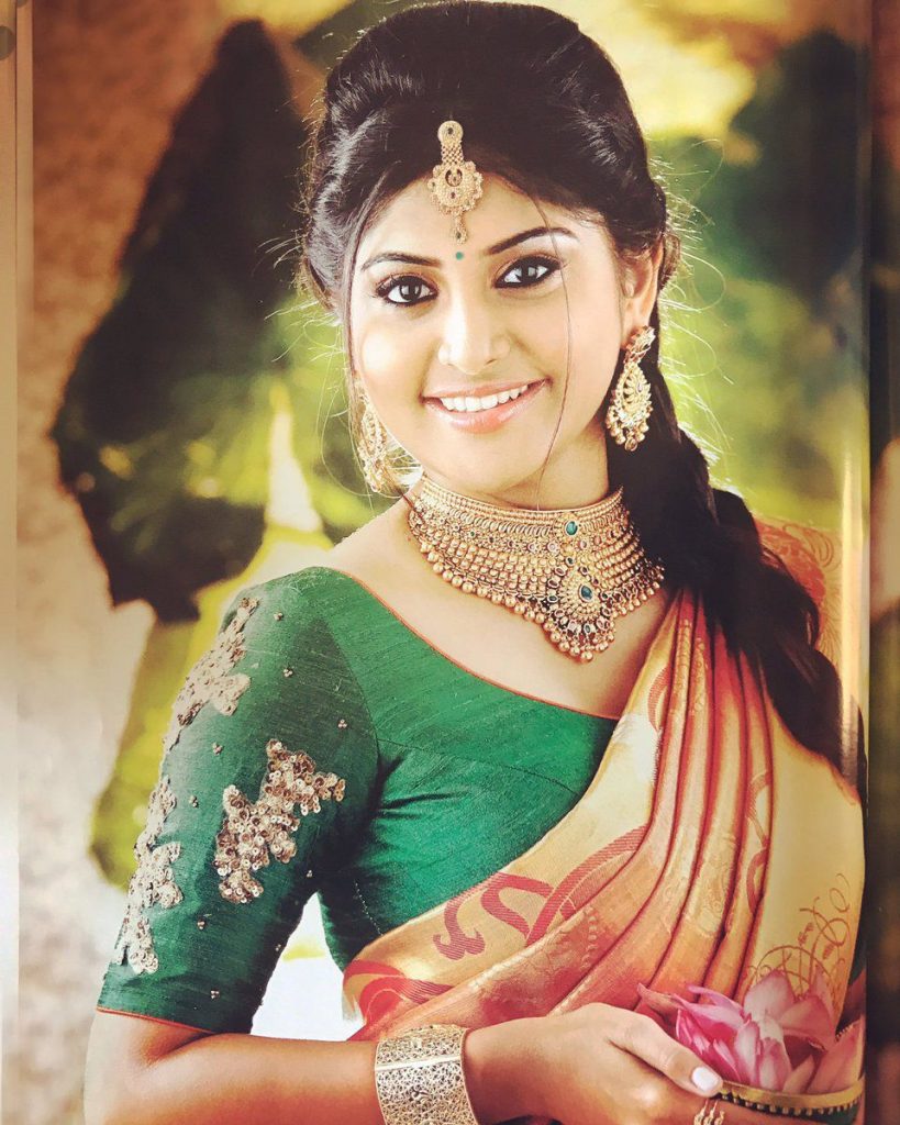 Awesome Look Image Of Manjima Mohan