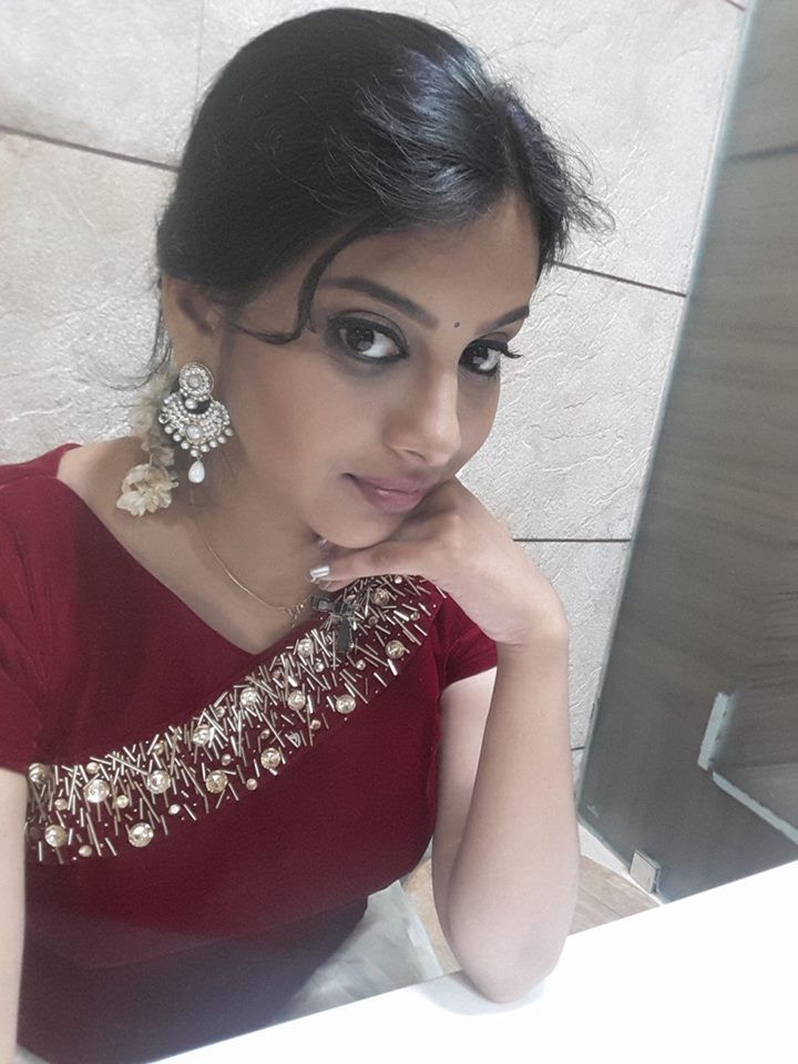 Beautiful Selfie Pics Of Anna Rajan