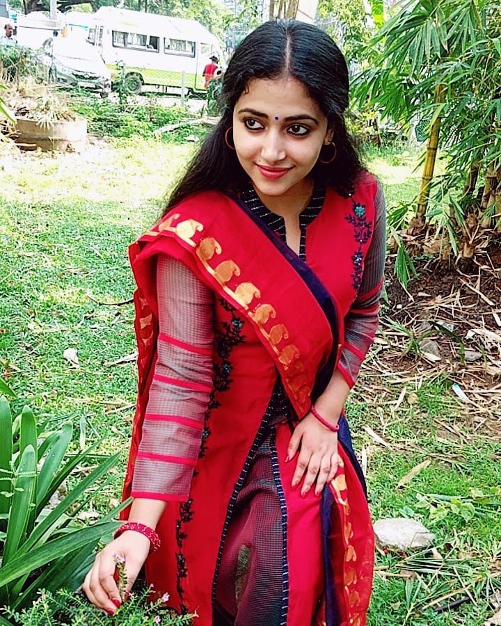 Cute And Pretty Look Images Of Anu Sithara