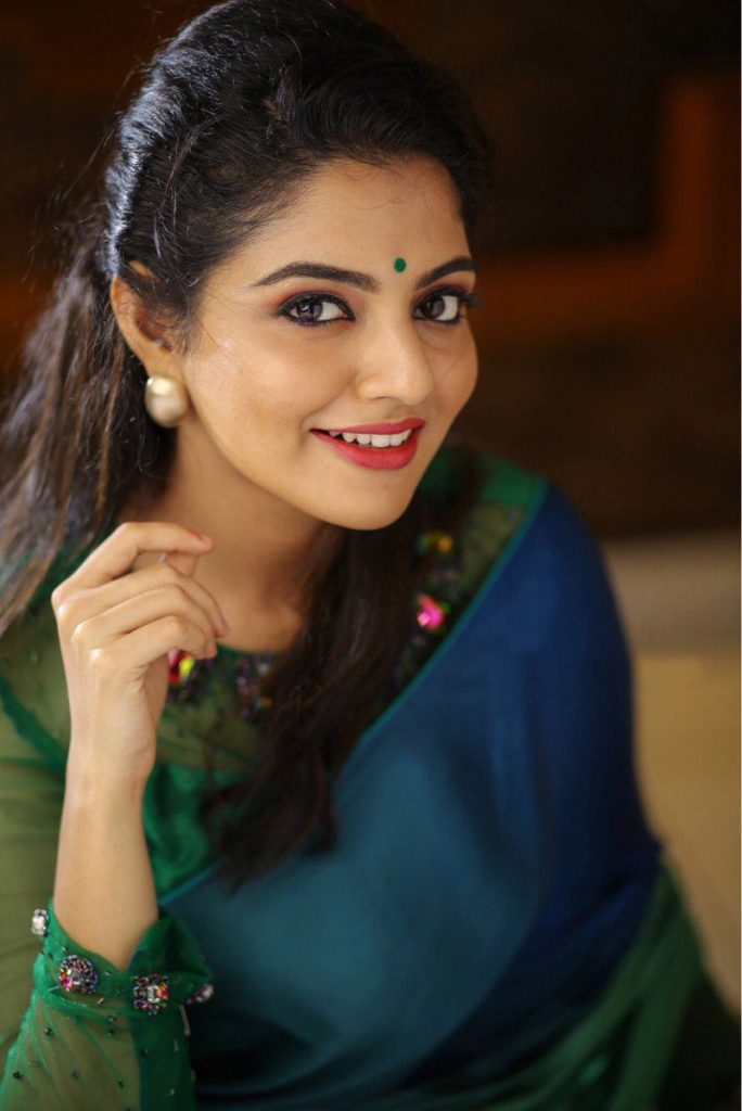 Gorgeous Look Image Of Nikhila Vimal